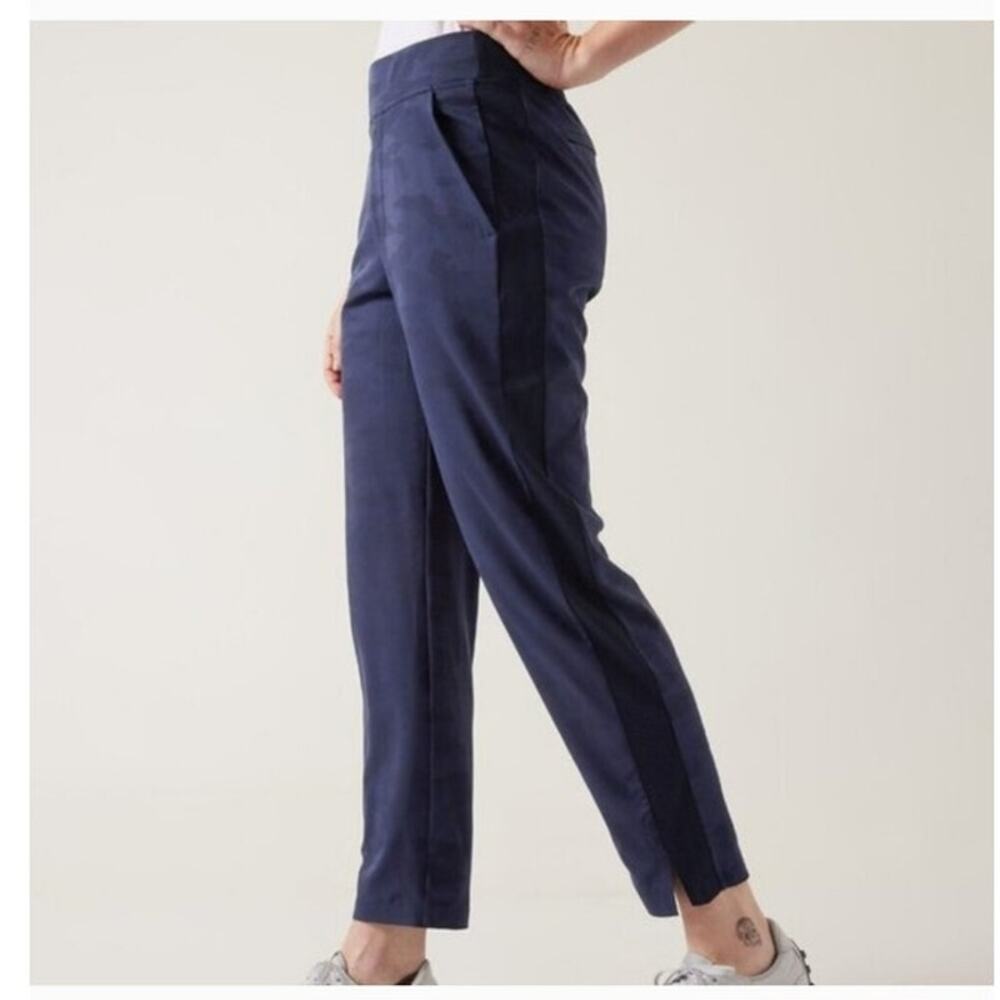 Athleta Brooklyn Pant In Navy Blue Camouflage Size 8P